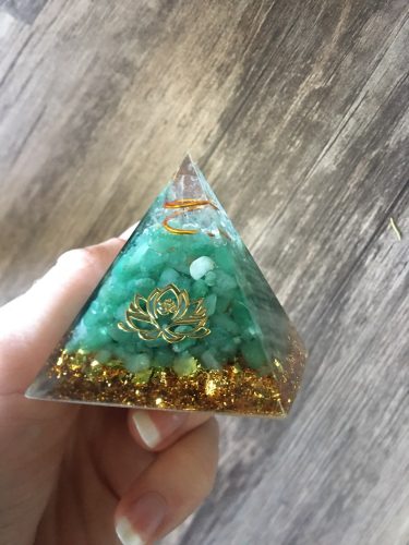 Natural Green Aventurine Tumbled Stones Orgone Pyramid photo review