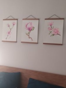 Click to view full screen Suspension Wooden Frames With Magnets for Paintings photo review