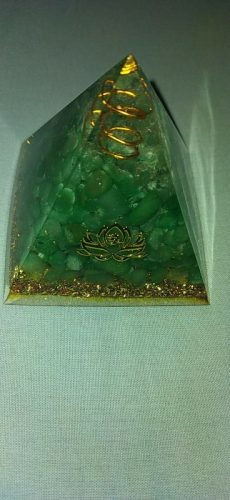 Natural Green Aventurine Tumbled Stones Orgone Pyramid photo review